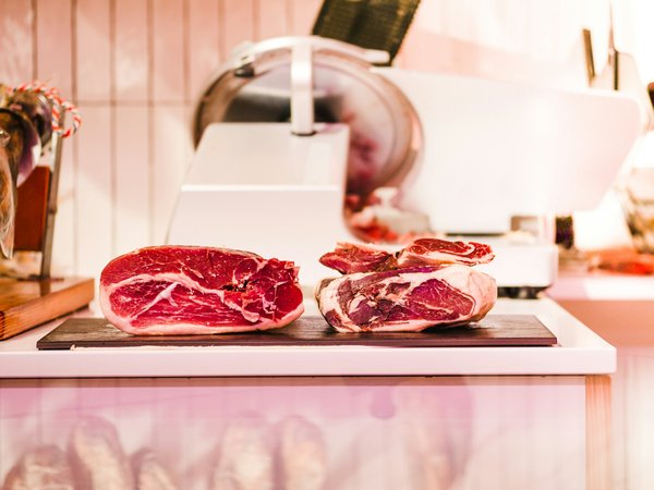 Vitrine boucherie : l'art de conserver et présenter vos viandes